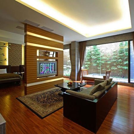 Spring Spa Motel Dali Екстер'єр фото