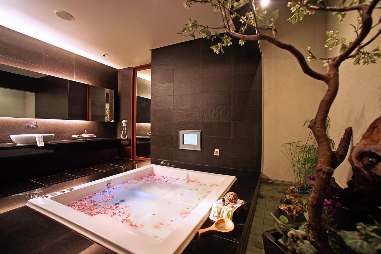Spring Spa Motel Dali Екстер'єр фото